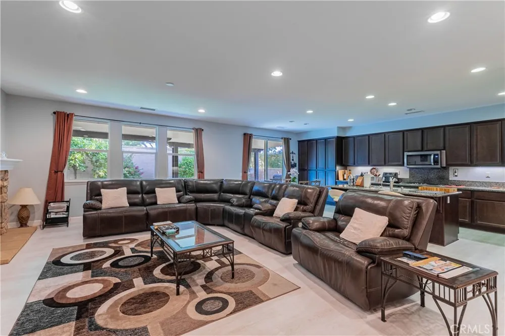 14325 Florence Eastvale, CA 92880