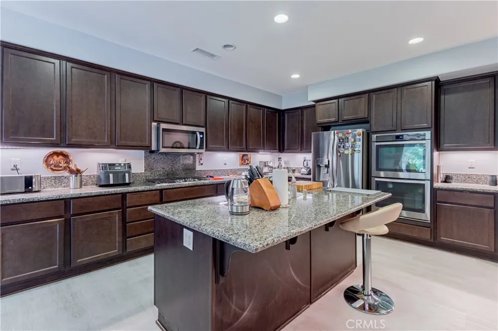 14325 Florence Eastvale, CA 92880