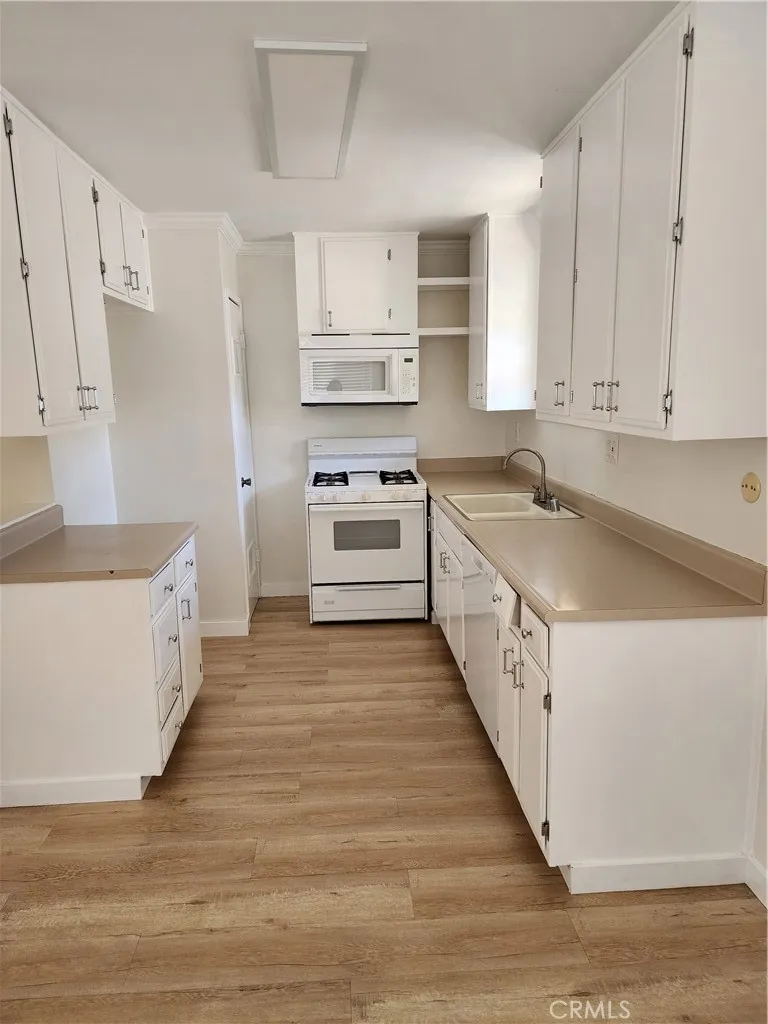 8632 Park Bellflower, CA 90706