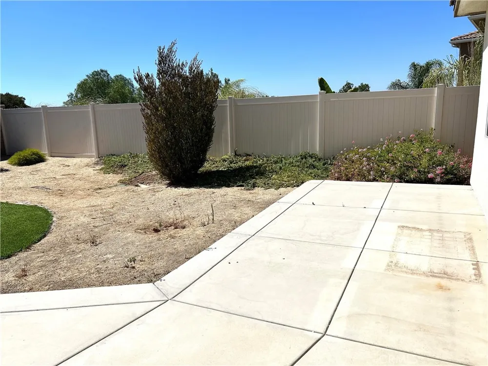 45667 Bassett Street Temecula, CA 92592