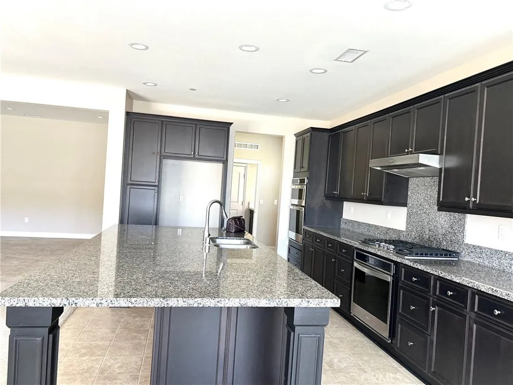 45667 Bassett Street Temecula, CA 92592