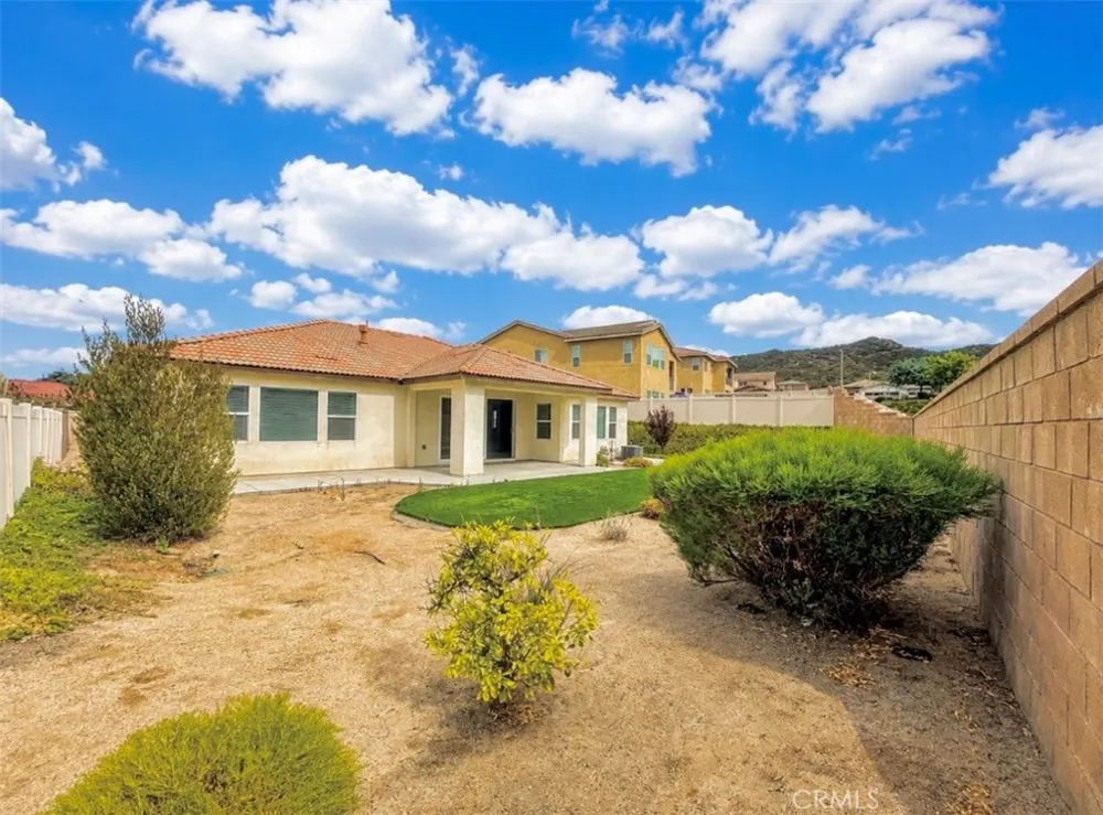 45667 Bassett Street Temecula, CA 92592