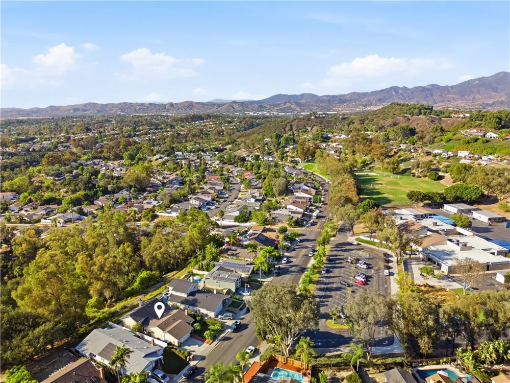 23001 Via Santa Maria Mission Viejo, CA 92691