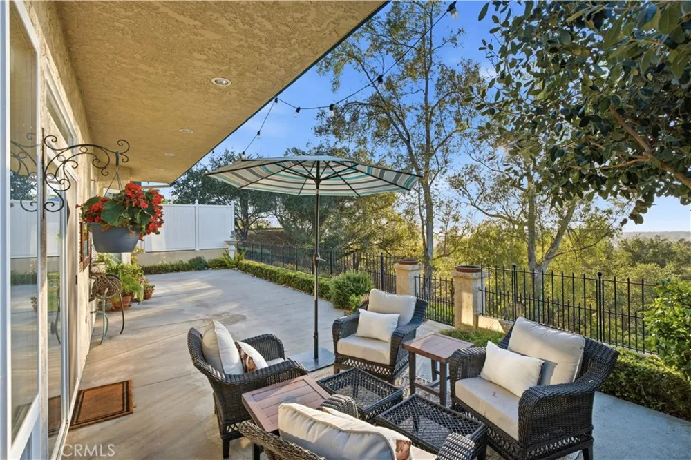 23001 Via Santa Maria Mission Viejo, CA 92691