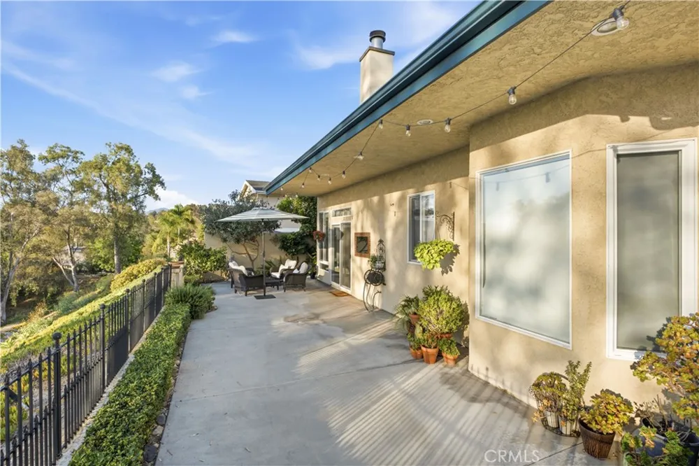 23001 Via Santa Maria Mission Viejo, CA 92691