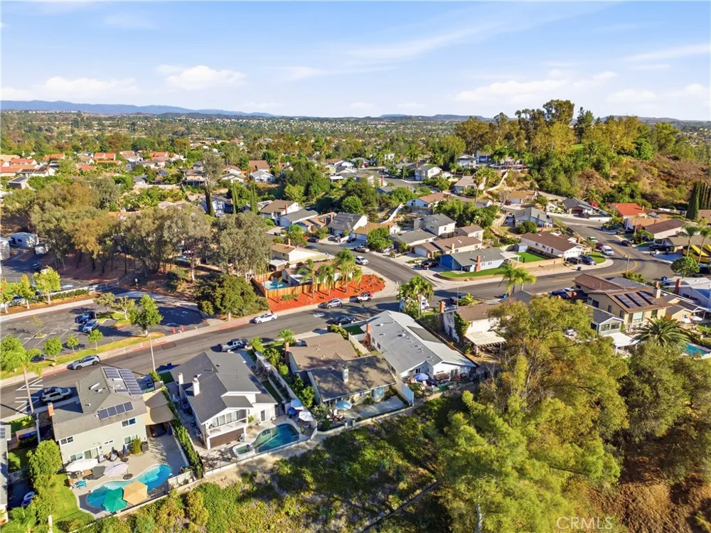 23001 Via Santa Maria Mission Viejo, CA 92691