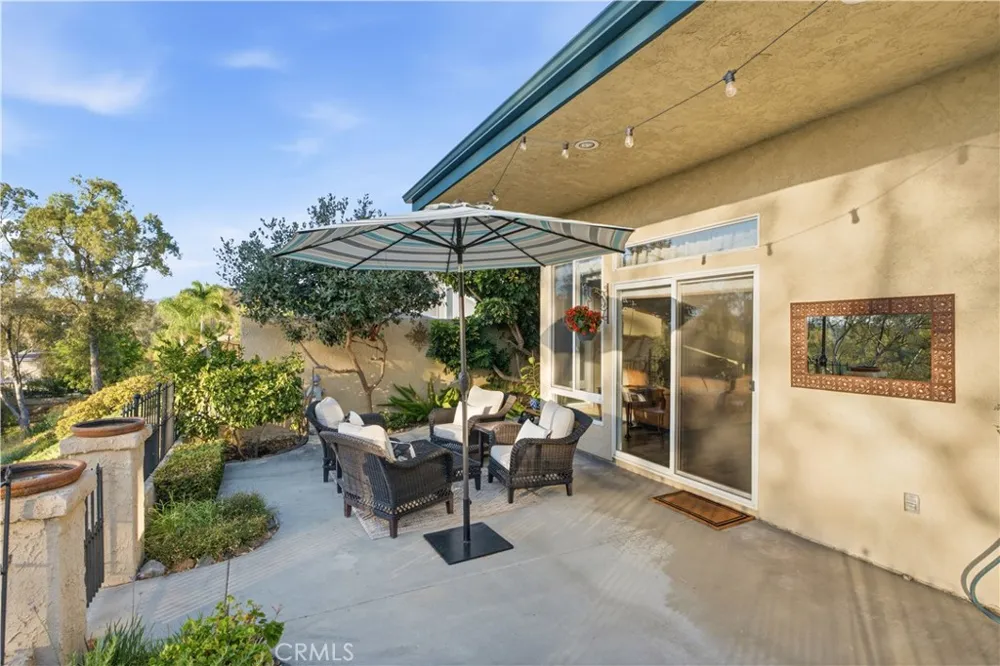 23001 Via Santa Maria Mission Viejo, CA 92691