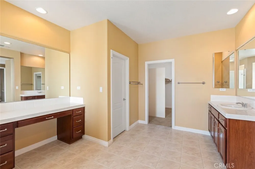 42542 Vancouver Murrieta, CA 92562