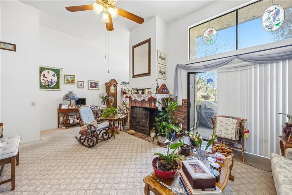 1115 Walnut Grove Rosemead, CA 91770