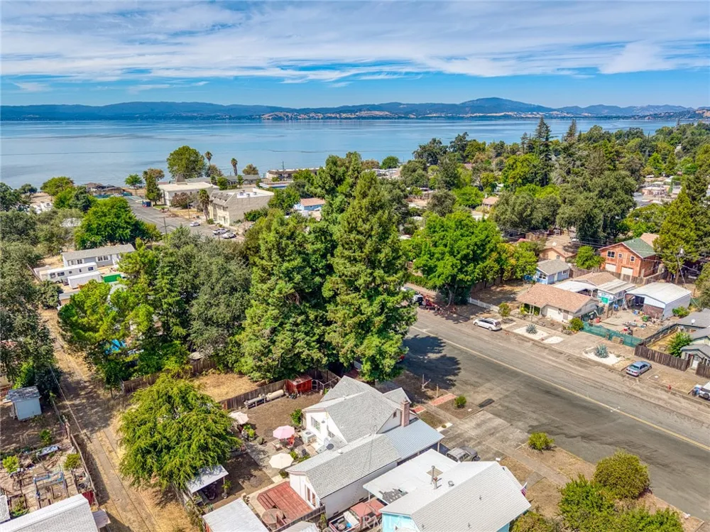 6437 13th Lucerne, CA 95458