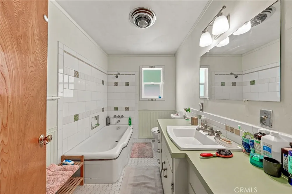 6437 13th Lucerne, CA 95458