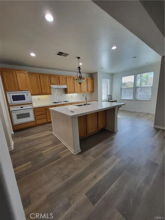 12737 Burbank Road Eastvale, CA 92880