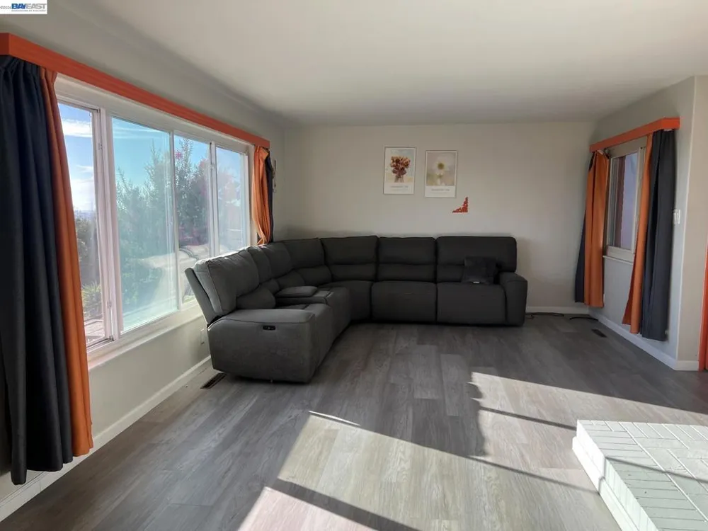 2317 Prosperity Way San Leandro, CA 94578