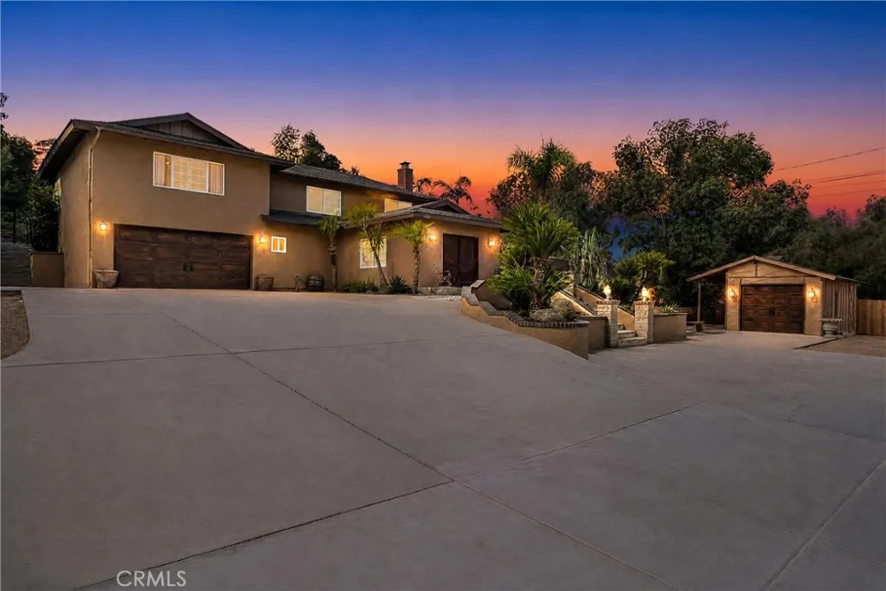 1080 1st Norco, CA 92860