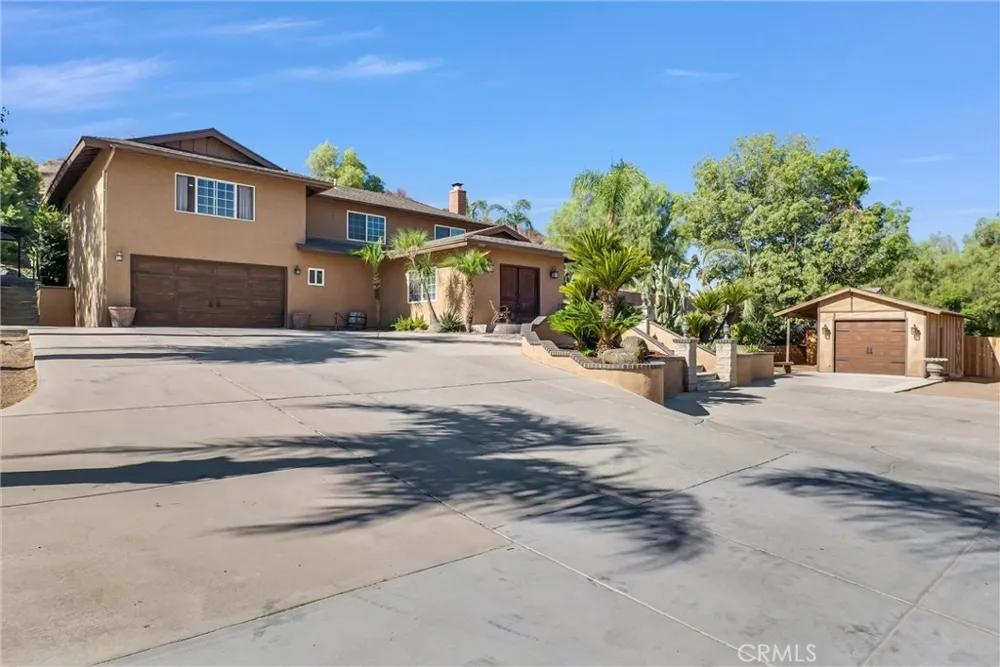 1080 1st Norco, CA 92860