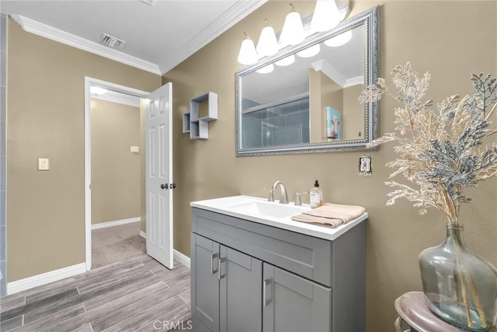 1080 1st Norco, CA 92860