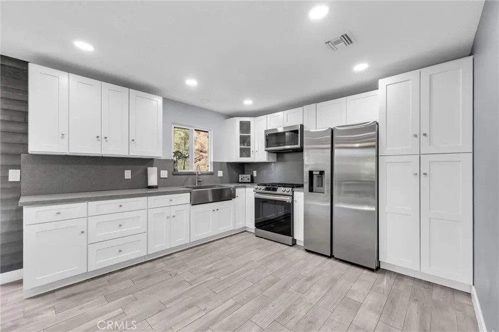 1080 1st Norco, CA 92860