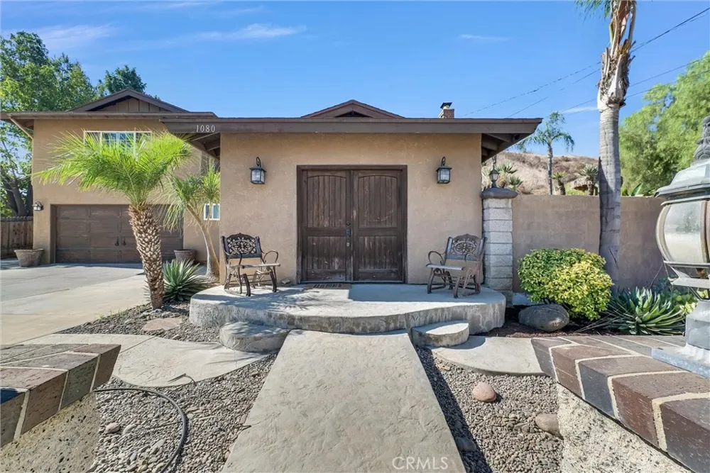1080 1st Norco, CA 92860
