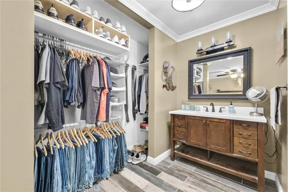 1080 1st Norco, CA 92860