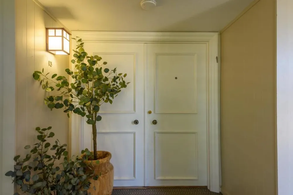 1100 Sharon Park Drive #13 Menlo Park, CA 94025