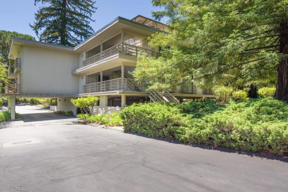 1100 Sharon Park Drive #13 Menlo Park, CA 94025