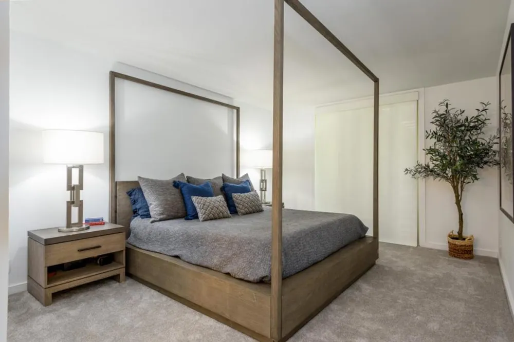 1100 Sharon Park Drive #13 Menlo Park, CA 94025