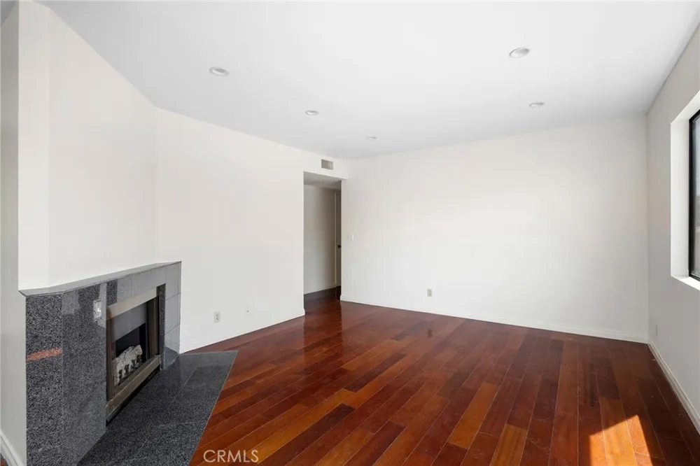 1134 Campbell #307 Glendale, CA 91207