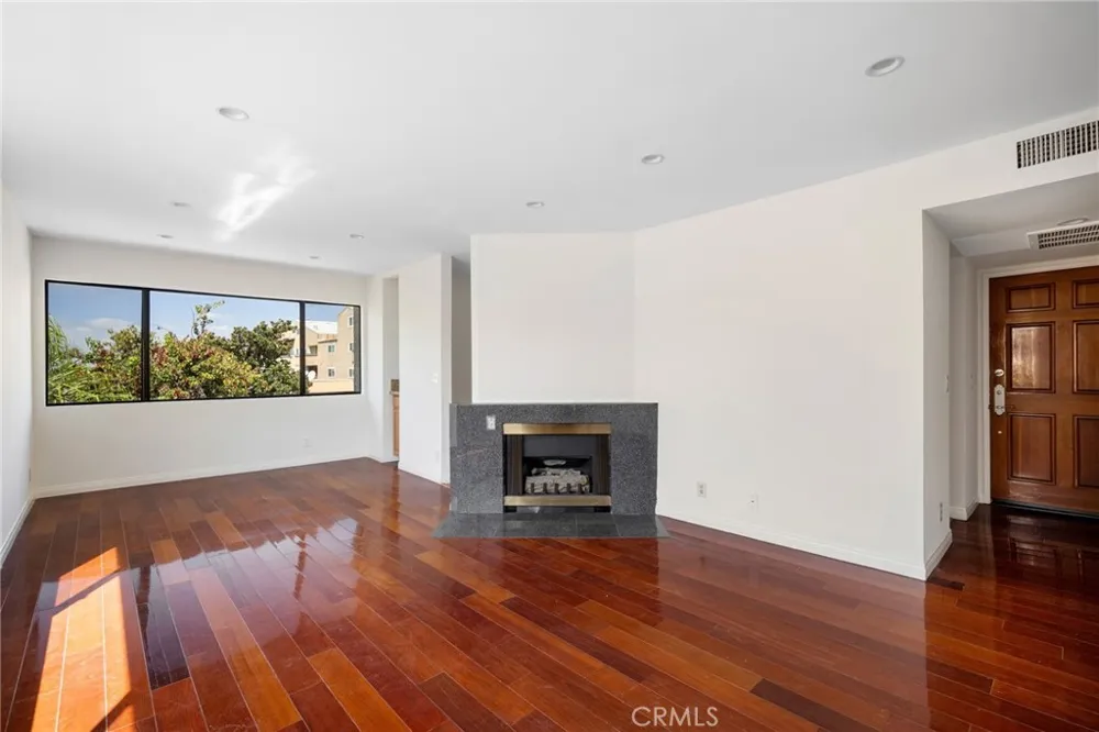1134 Campbell #307 Glendale, CA 91207