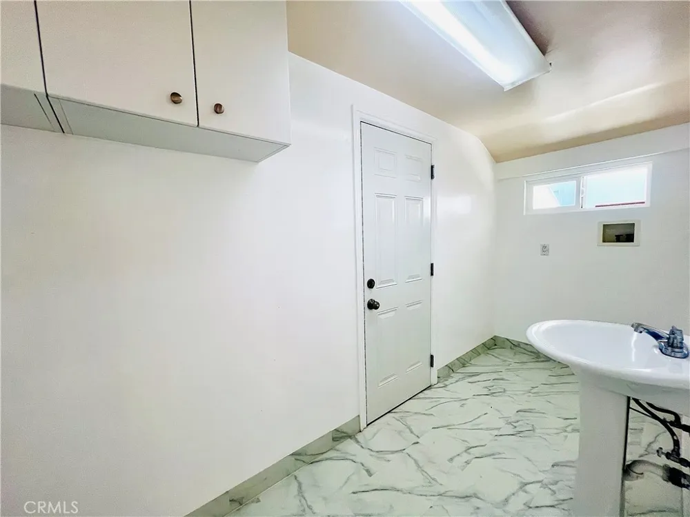 1704 E Vine Avenue West Covina, CA 91791