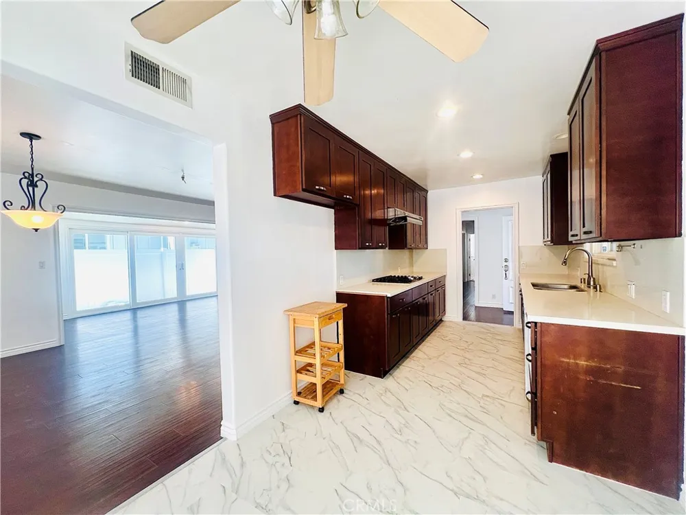 1704 E Vine Avenue West Covina, CA 91791