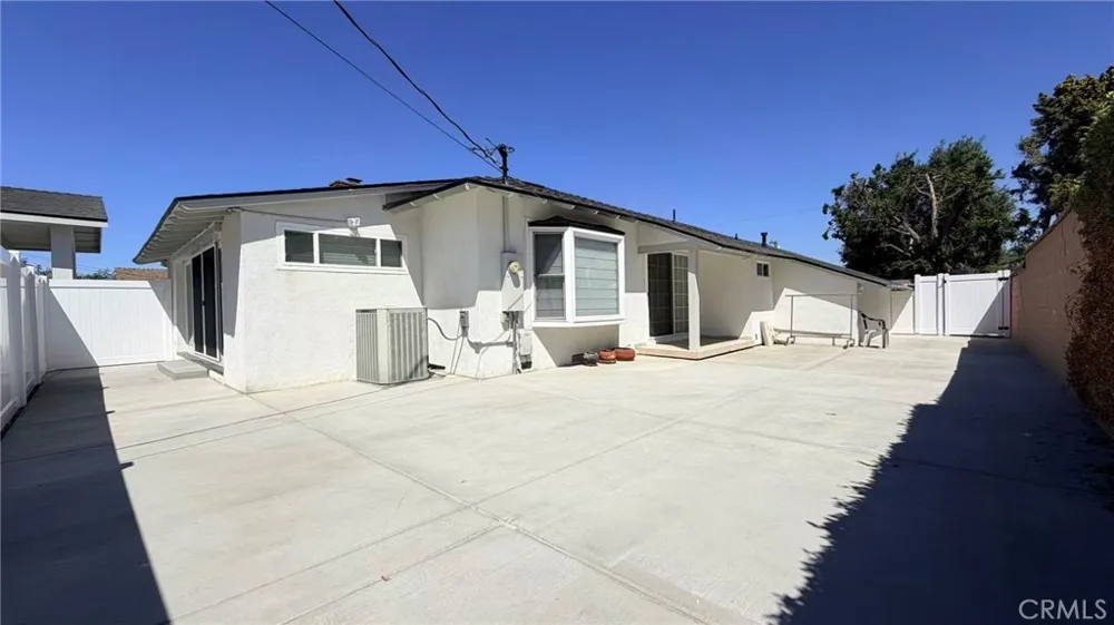 1704 E Vine Avenue West Covina, CA 91791