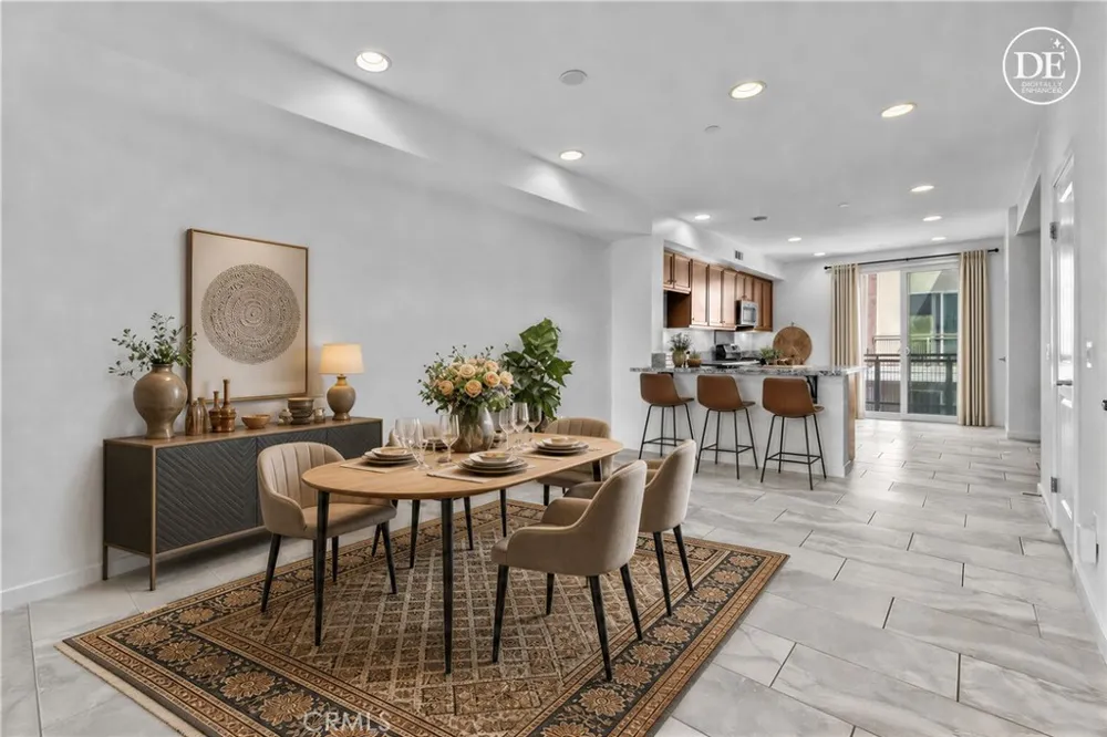 83 Waldorf Irvine, CA 92612