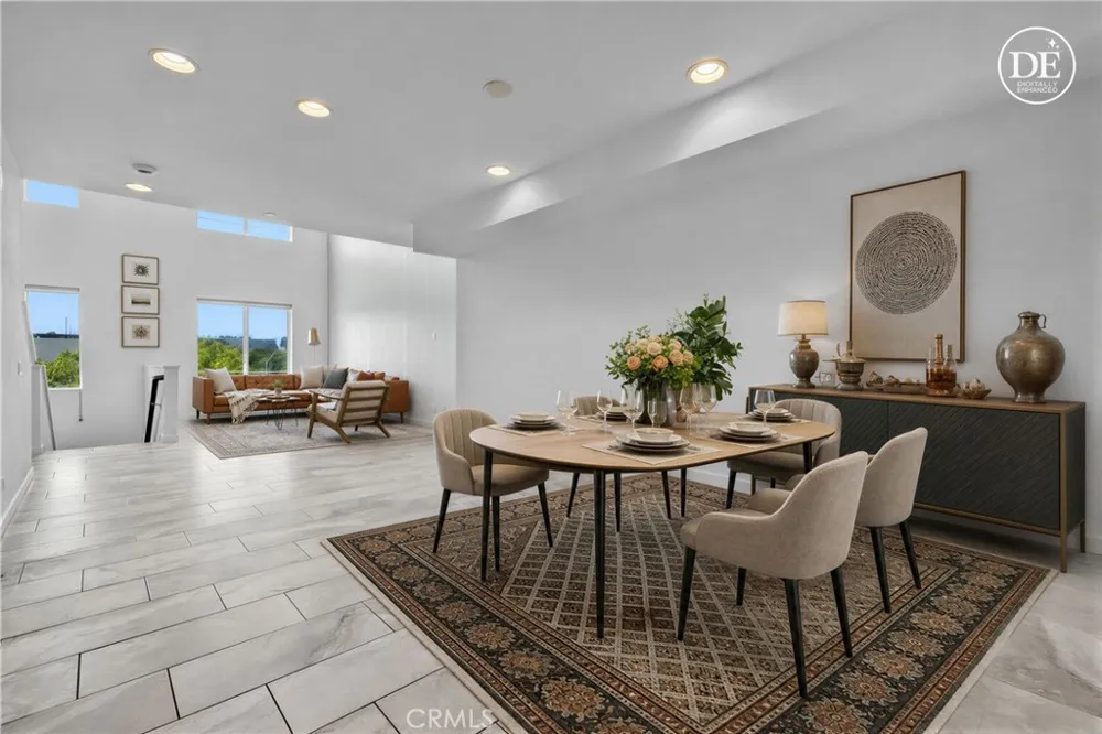 83 Waldorf Irvine, CA 92612
