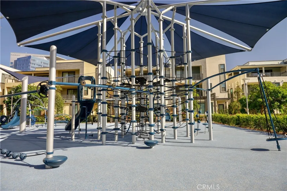 83 Waldorf Irvine, CA 92612