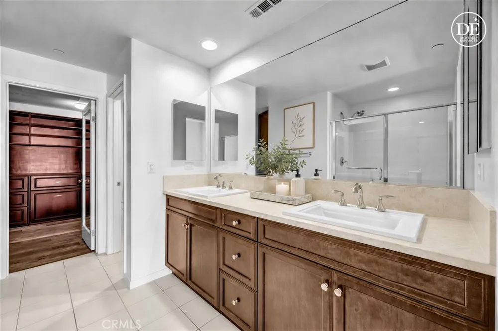 83 Waldorf Irvine, CA 92612
