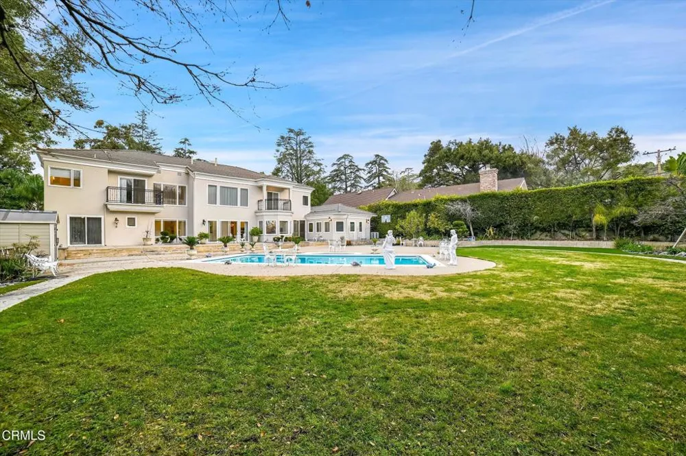 4828 Gould Avenue La Canada Flintridge, CA 91011