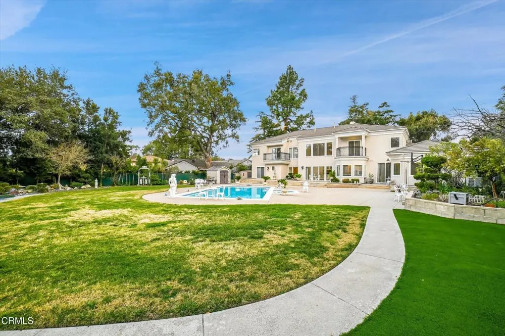 4828 Gould Avenue La Canada Flintridge, CA 91011