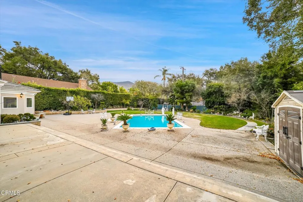 4828 Gould Avenue La Canada Flintridge, CA 91011