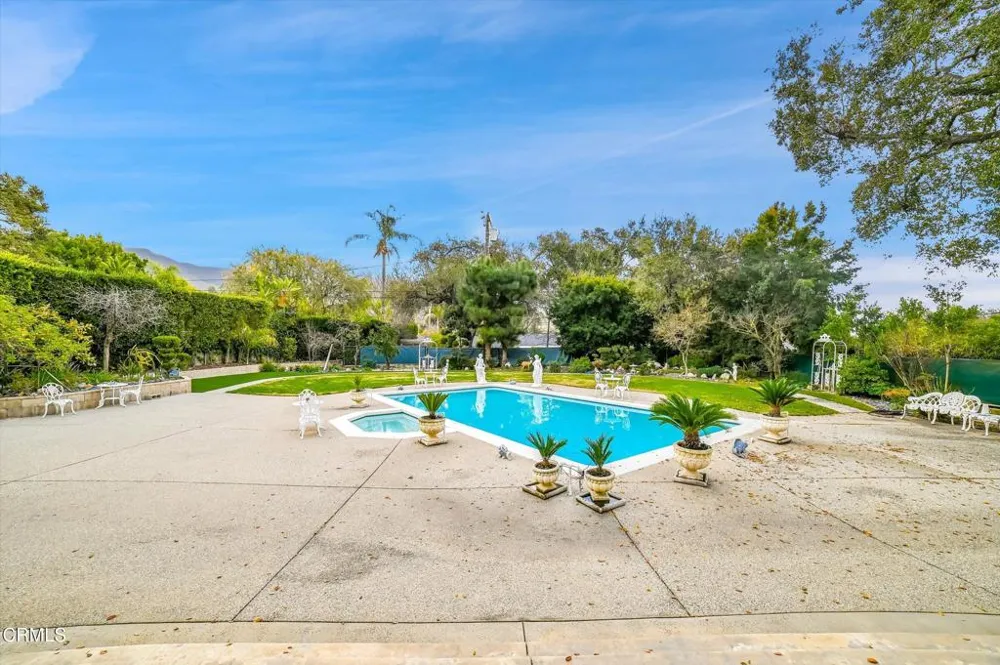 4828 Gould Avenue La Canada Flintridge, CA 91011