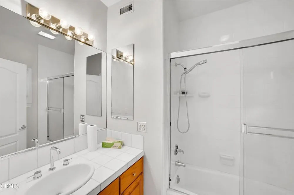 4828 Gould Avenue La Canada Flintridge, CA 91011