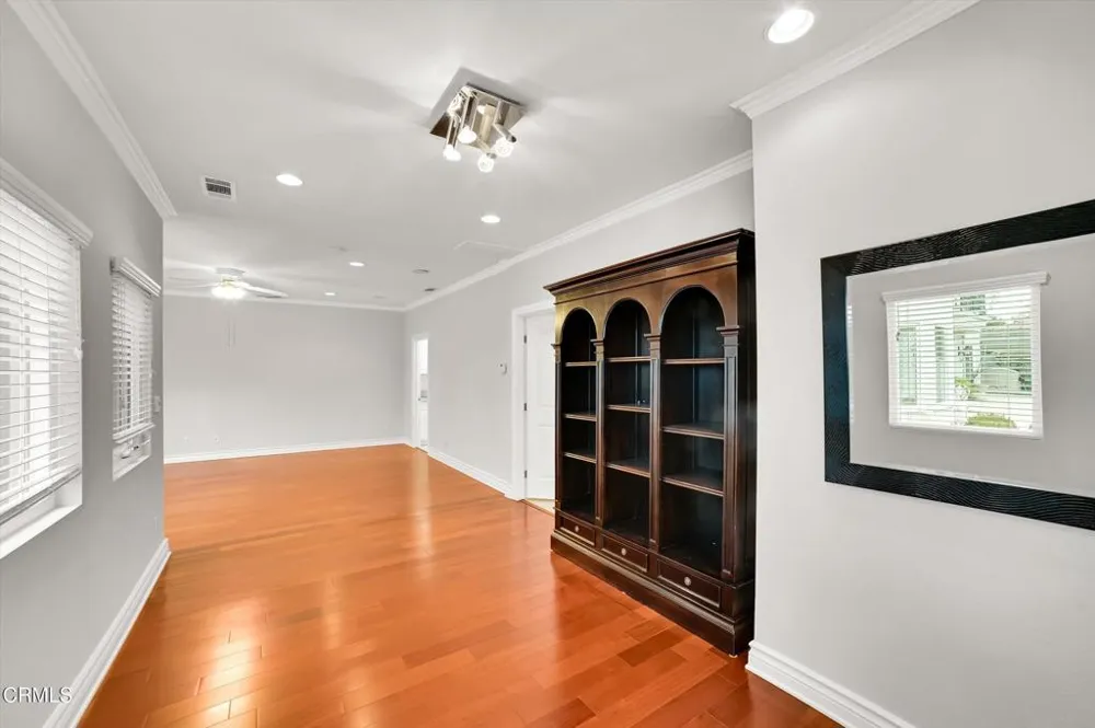 4828 Gould Avenue La Canada Flintridge, CA 91011