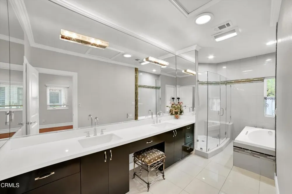 4828 Gould Avenue La Canada Flintridge, CA 91011