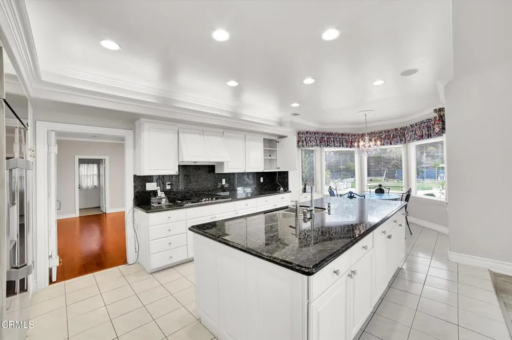 4828 Gould Avenue La Canada Flintridge, CA 91011