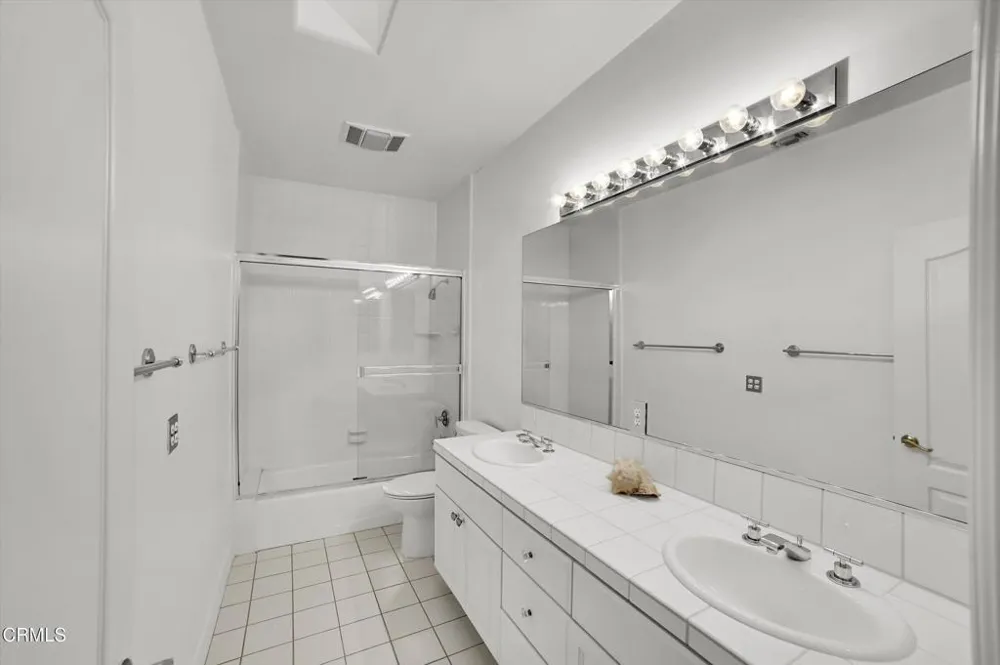 4828 Gould Avenue La Canada Flintridge, CA 91011