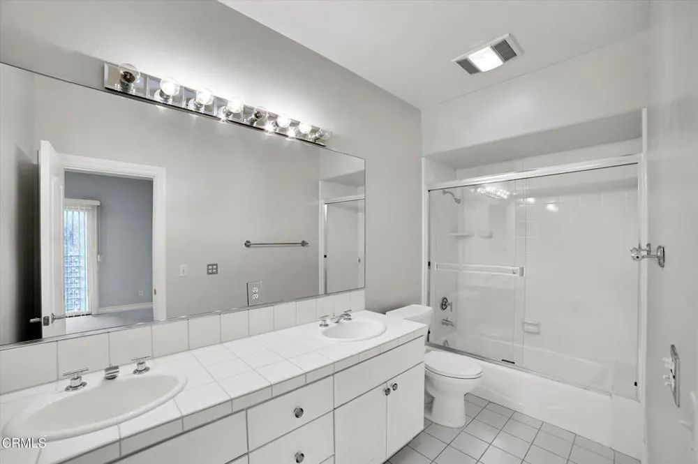4828 Gould Avenue La Canada Flintridge, CA 91011