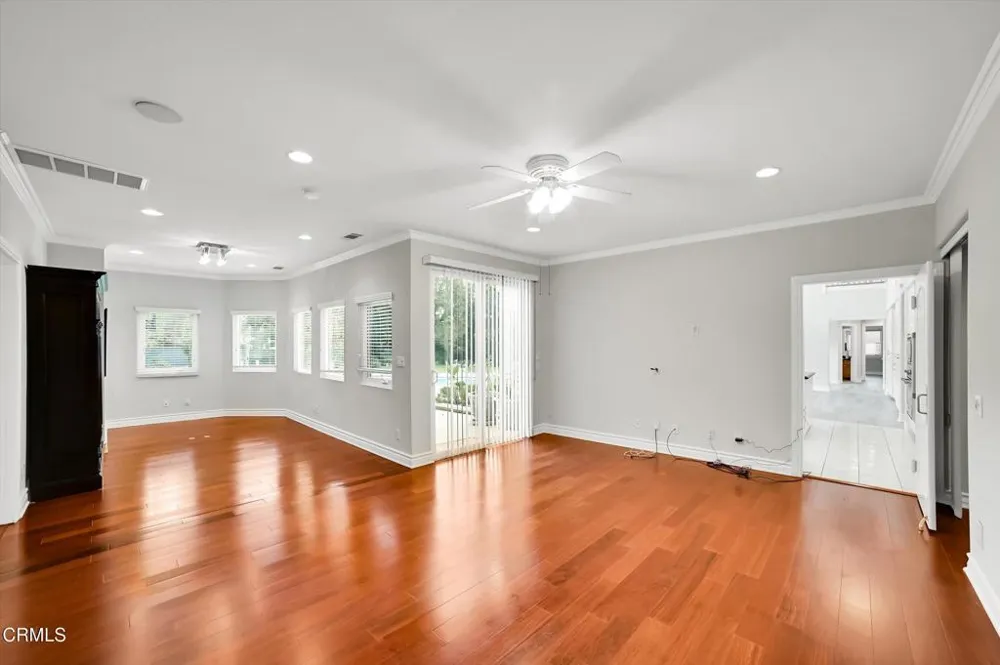 4828 Gould Avenue La Canada Flintridge, CA 91011