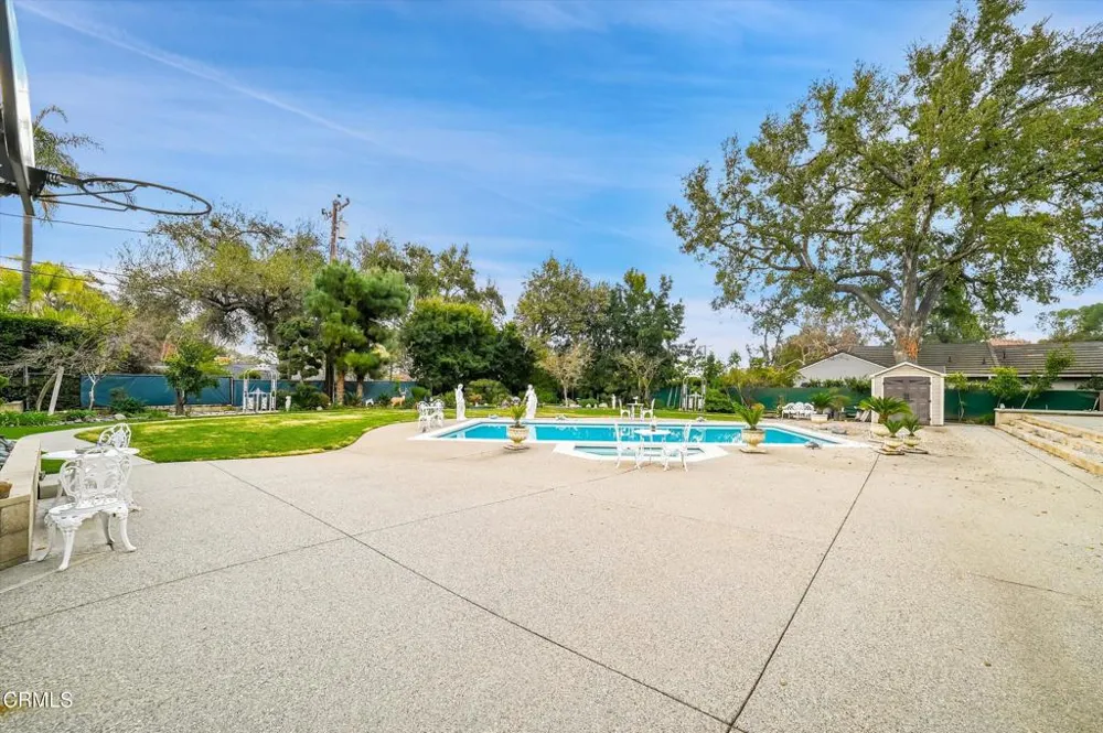 4828 Gould Avenue La Canada Flintridge, CA 91011