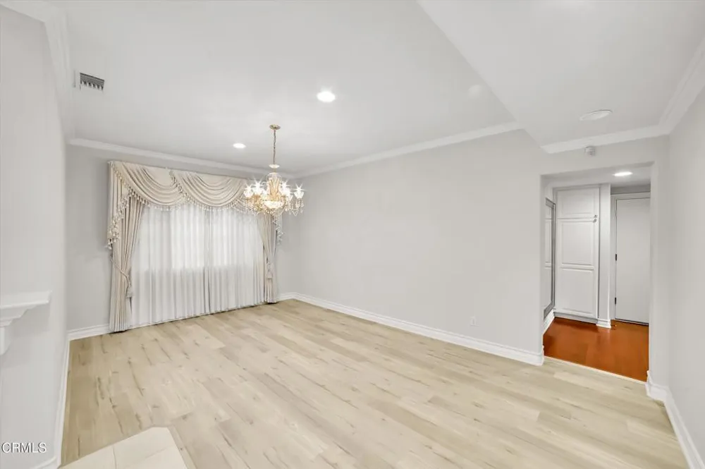 4828 Gould Avenue La Canada Flintridge, CA 91011