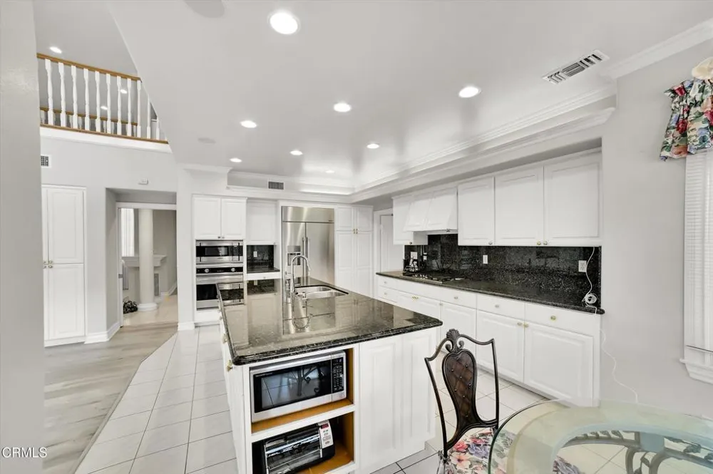 4828 Gould Avenue La Canada Flintridge, CA 91011