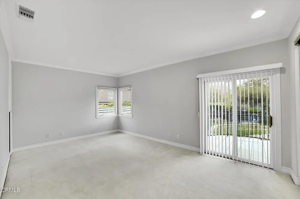 4828 Gould Avenue La Canada Flintridge, CA 91011